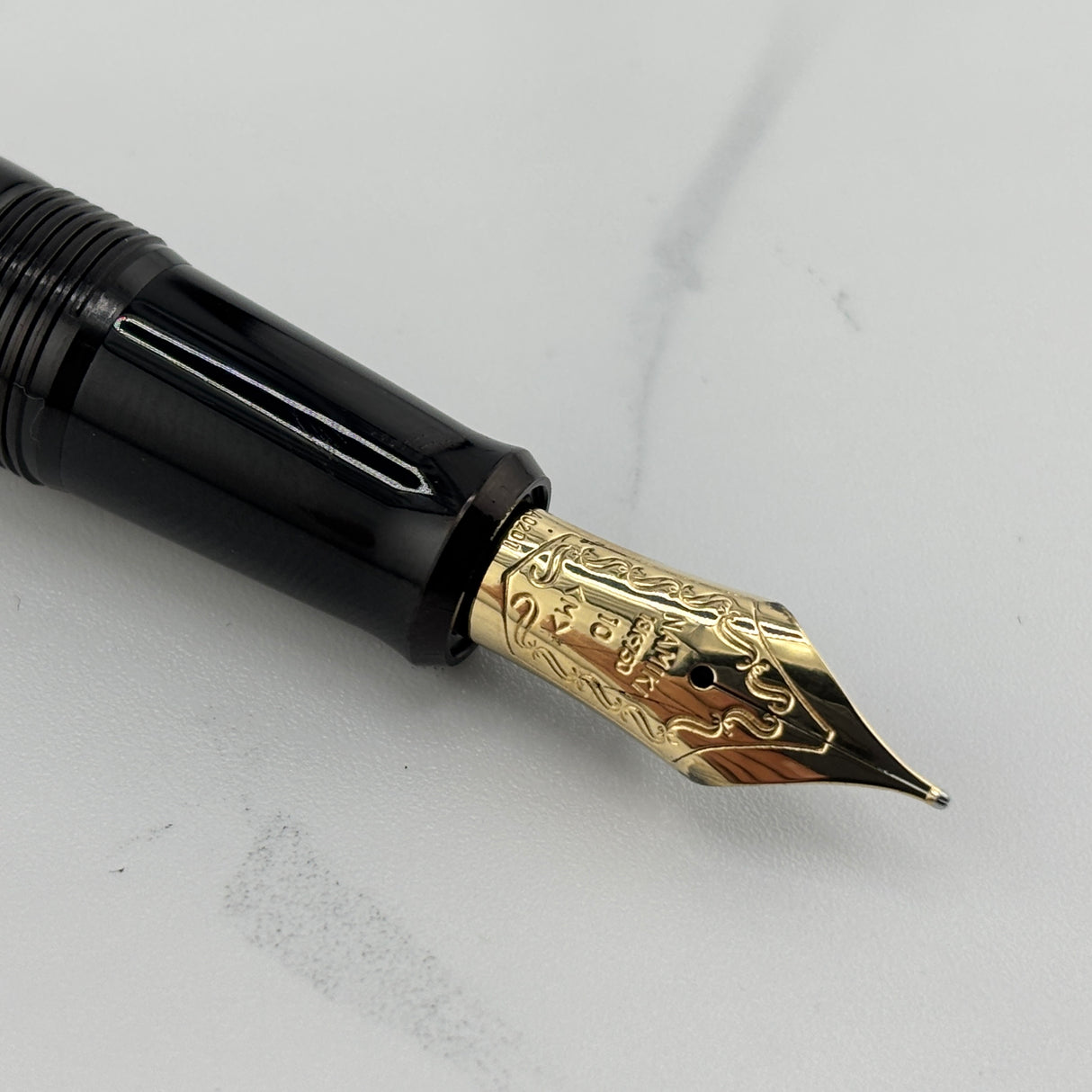 Namiki Yukari Maki-e King Cobra Limited Edition Fountain Pen - Medium 18kt Gold Nib