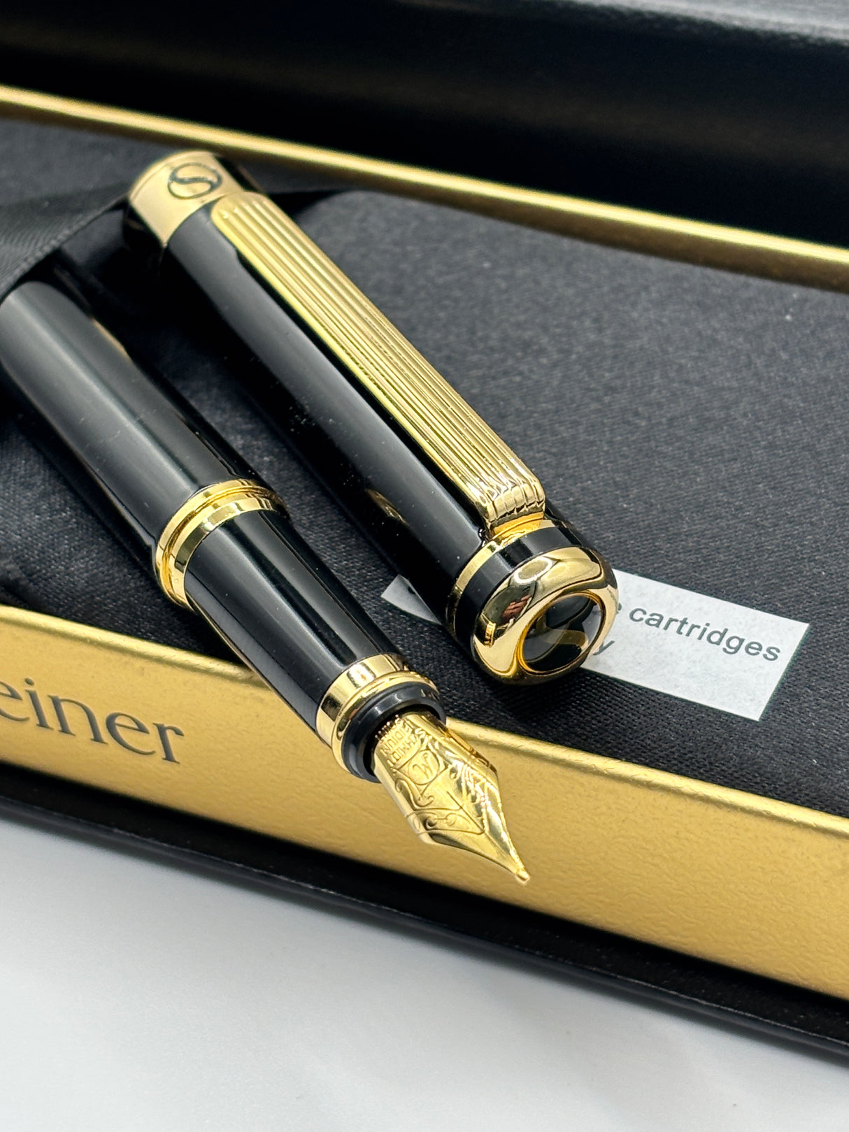 Scriveiner London  Black Lacquer - Fountain Pen