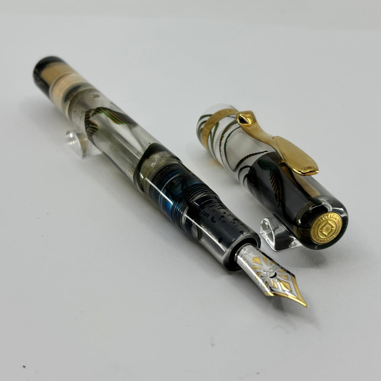 Visconti Voyager 18KT Demonstrator Limited Edition Fountain Pen - Clip & Cap Band are 18kt Gold + Fine 18kt Gold  Nib!!!
