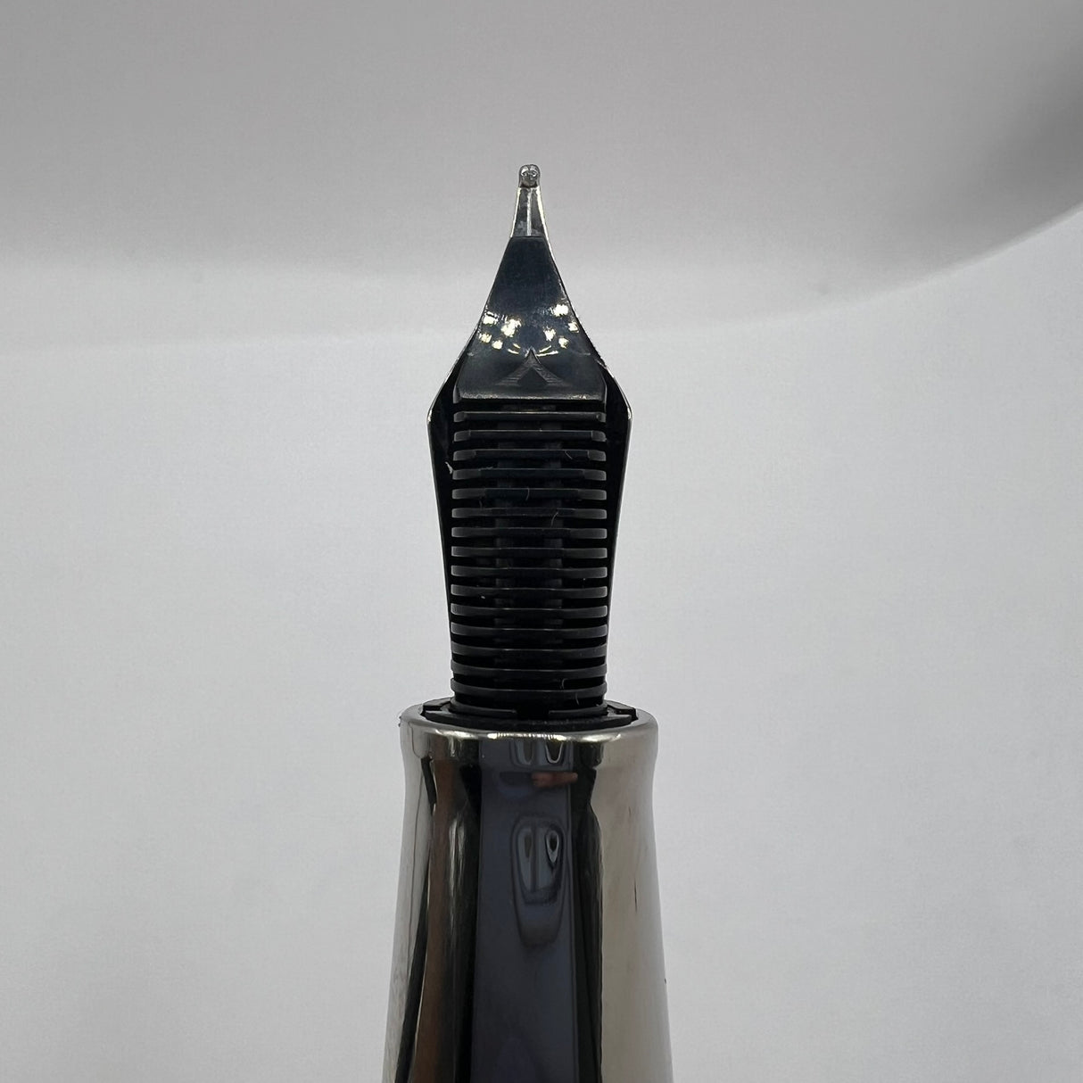 Visconti Oversized Opera Master Essence Stargazer Limited Edition  Fountain Pen  -  Broad 18kt Gold Nib - LE# 74/88