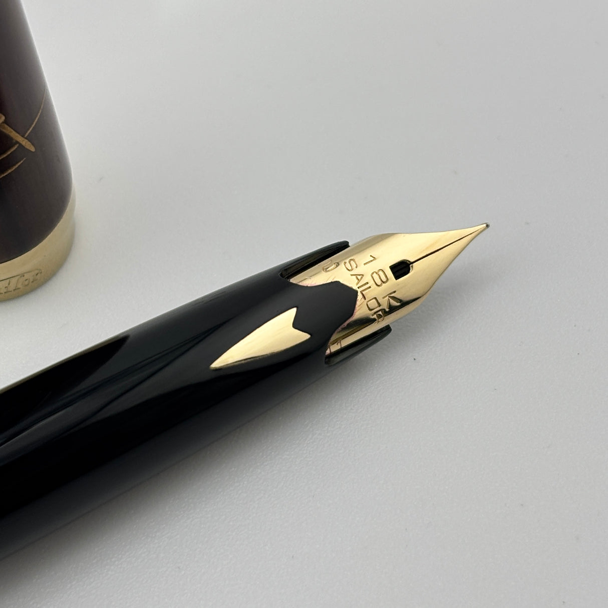 Sailor Kaga Taga Maki-e Oshidori  Mandarin Duck Ebony Rosewood Fountain Pen - Extremely Rare !