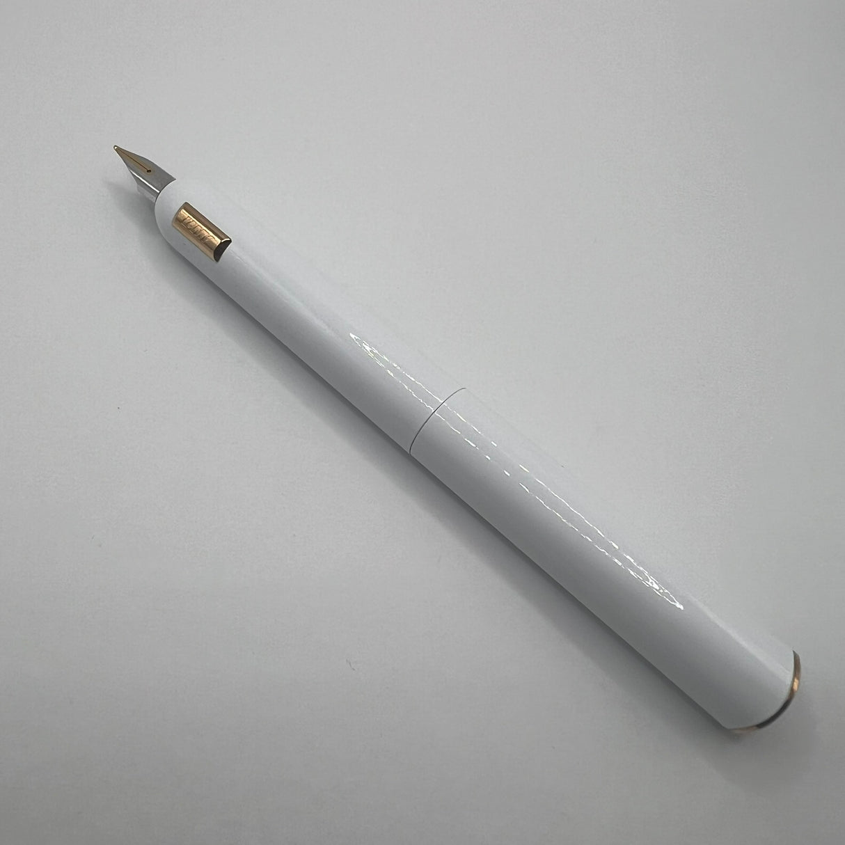 Lamy Dialog CC White Lacquered Retractable Nib Fountain Pen   -  Broad 14kt Gold Nib