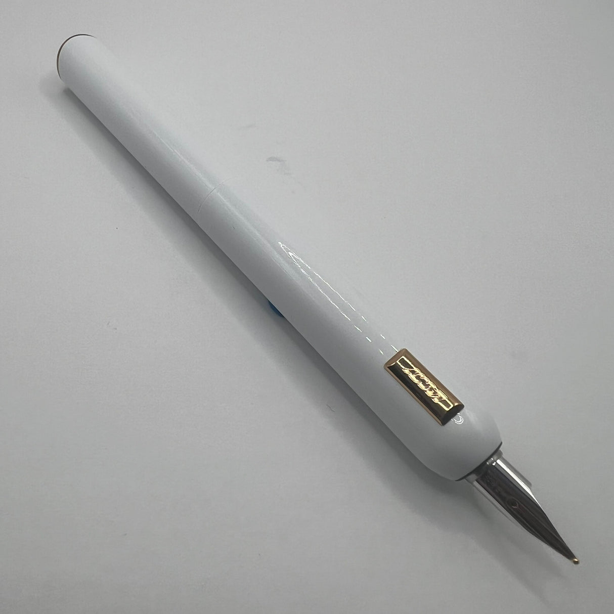 Lamy Dialog CC White Lacquered Retractable Nib Fountain Pen   -  Broad 14kt Gold Nib