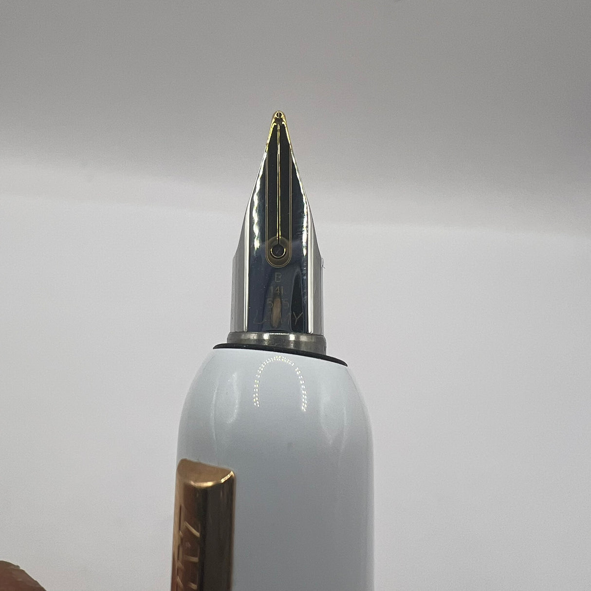 Lamy Dialog CC White Lacquered Retractable Nib Fountain Pen   -  Broad 14kt Gold Nib