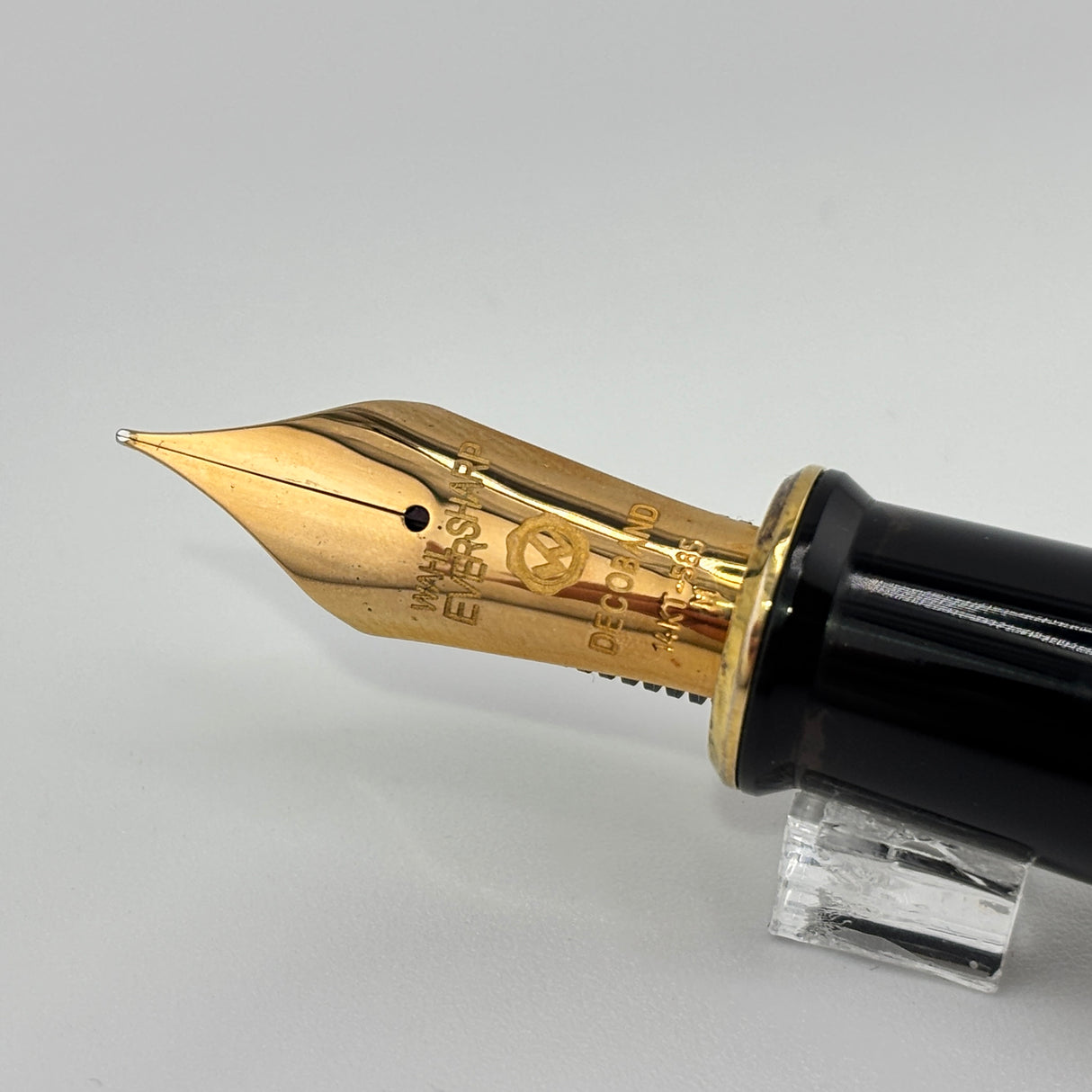 Wahl Eversharp Decoband Volcano Red Oversized Fountain Pen - Medium #8 Size 14kt Gold Nib