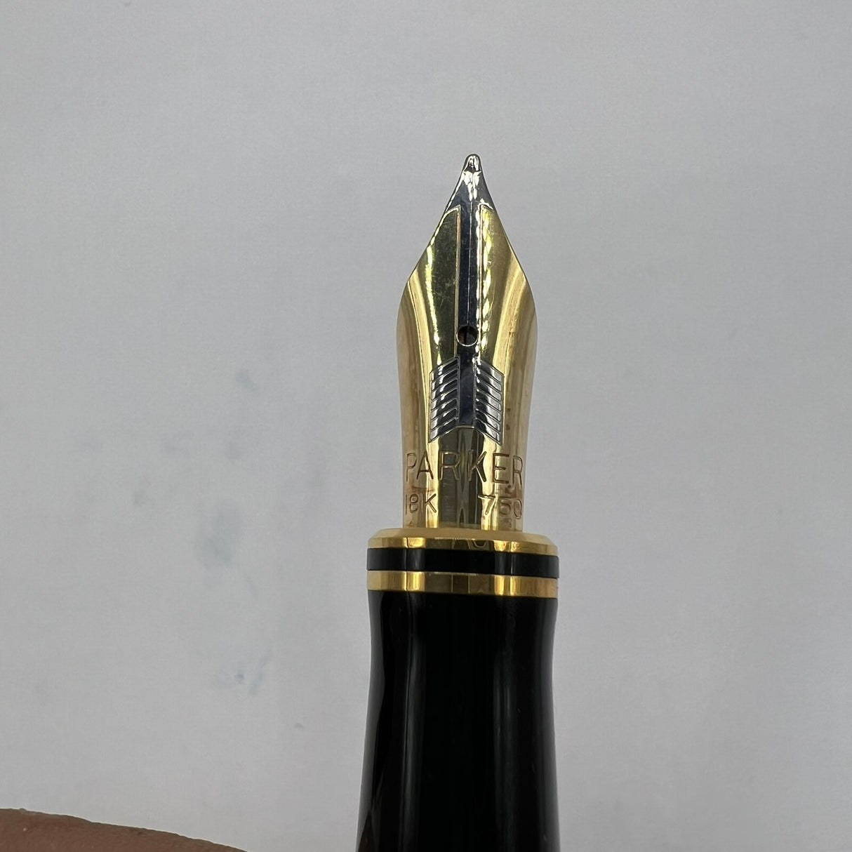 Parker Duofold International Black Fountain Pen - Medium 18kt Gold Nib