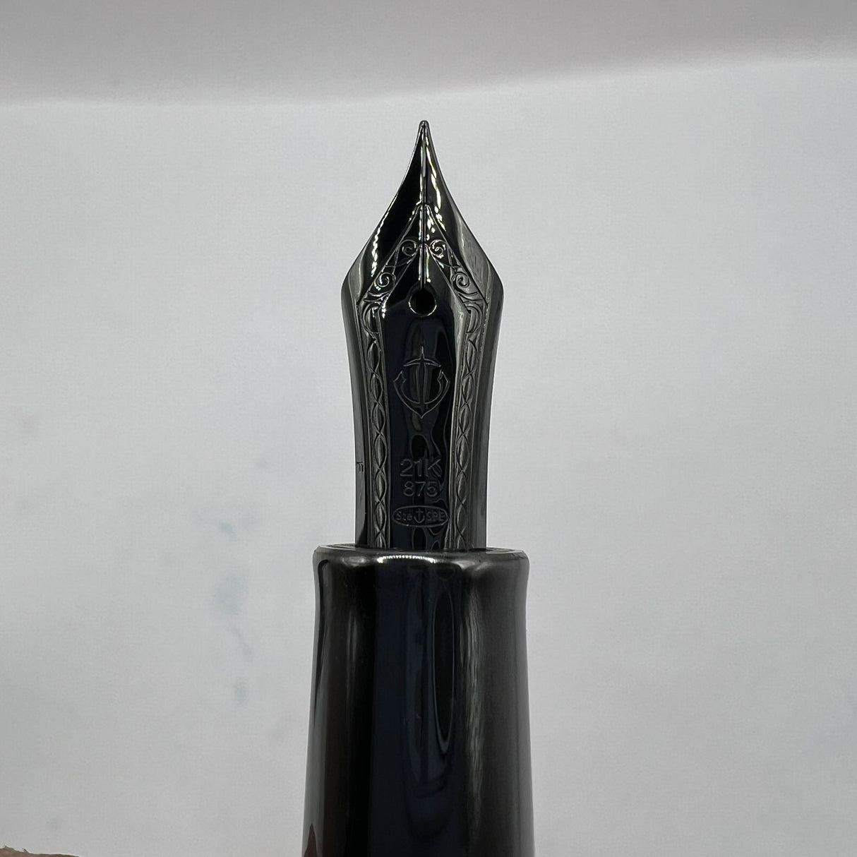 Sailor Cylint Black Stainless Steel Fountain Pen   - Fine 21kt Gold Nib