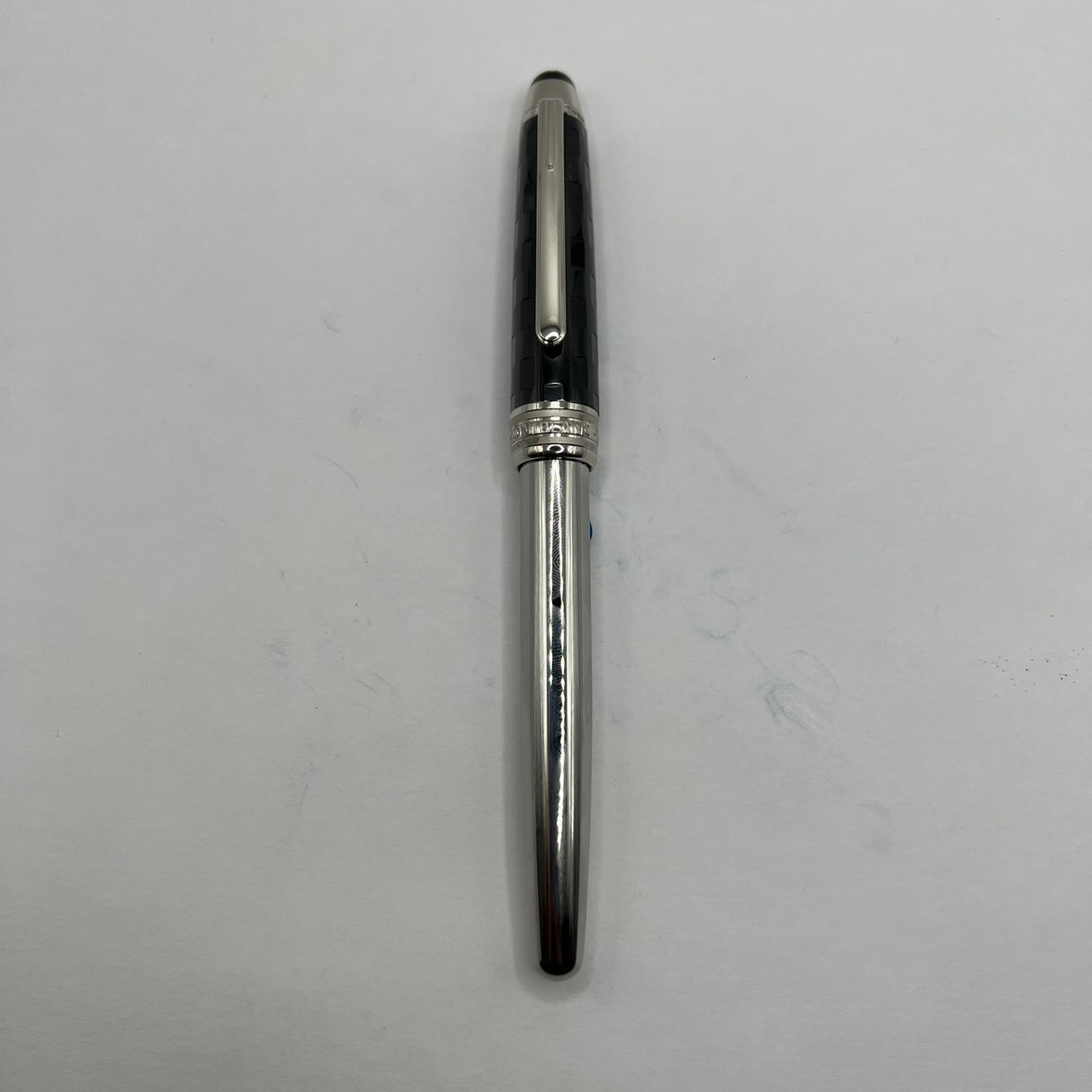 Montblanc Solitaire Ceramic Black Prisma Classique #145  Fountain Pen   -  Fine 14kt Gold Nib