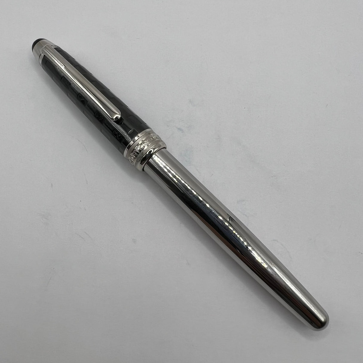 Montblanc Solitaire Ceramic Black Prisma Classique #145  Fountain Pen   -  Fine 14kt Gold Nib