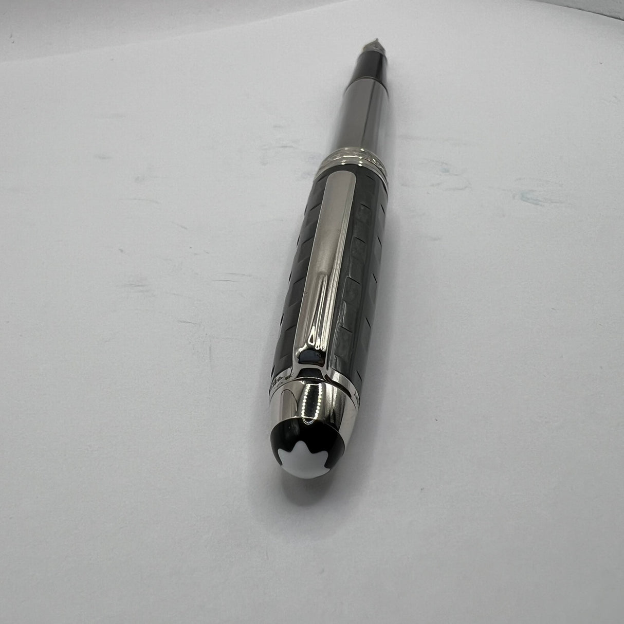 Montblanc Solitaire Ceramic Black Prisma Classique #145  Fountain Pen   -  Fine 14kt Gold Nib