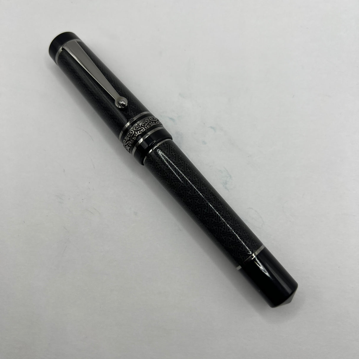 Maiora Dedalo Limited Edition Fountain Pen   -  Medium 14kt Gold Nib
