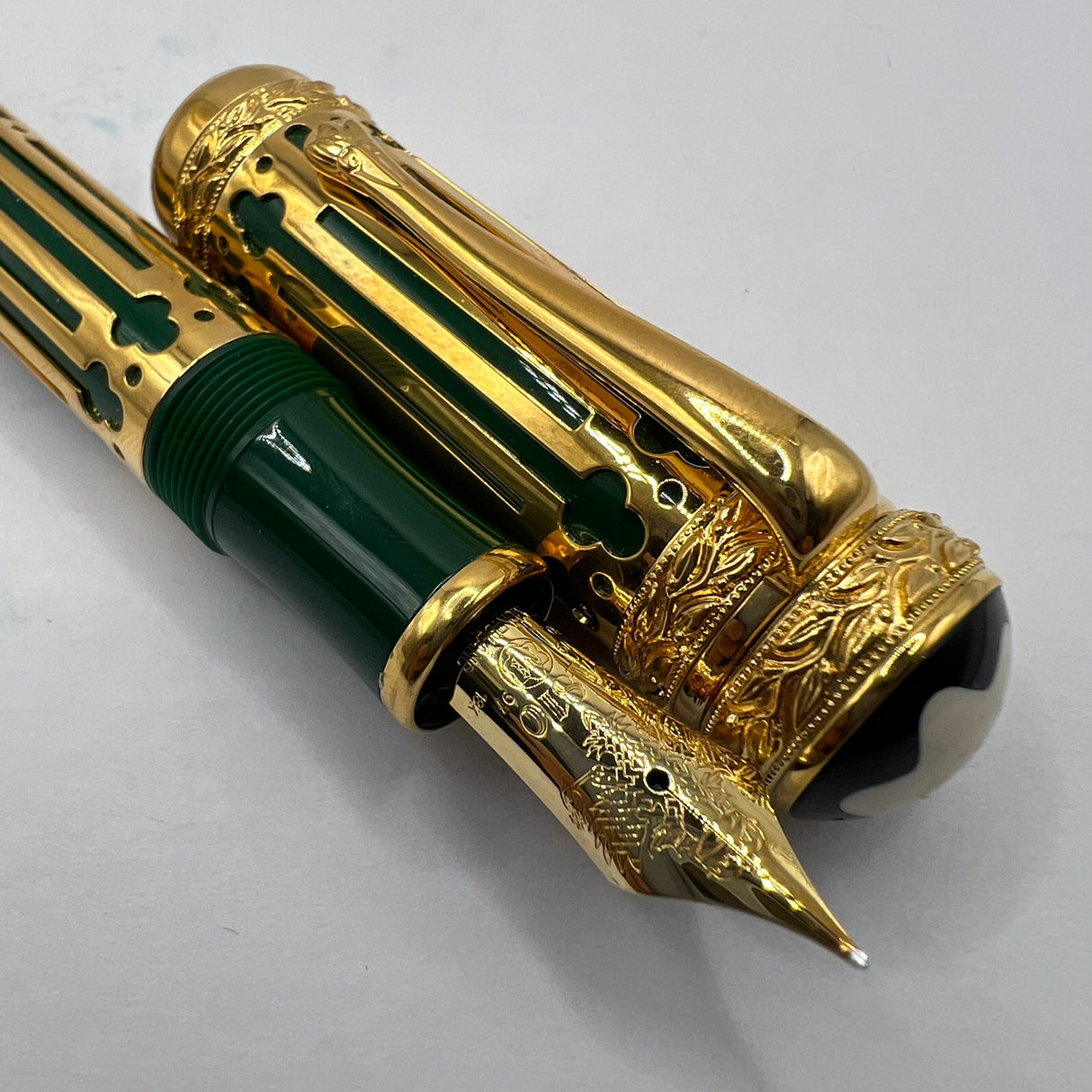 Montblanc Peter The Great Patron Of The Arts Limited  Edition  Fountain Pen-  Fine 18t Gold Nib