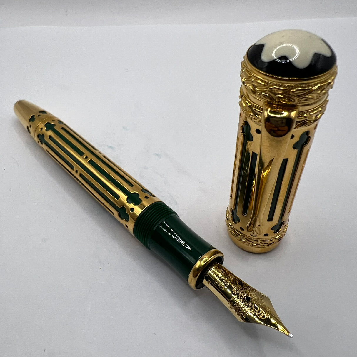 Montblanc Peter The Great Patron Of The Arts Limited  Edition  Fountain Pen-  Fine 18t Gold Nib