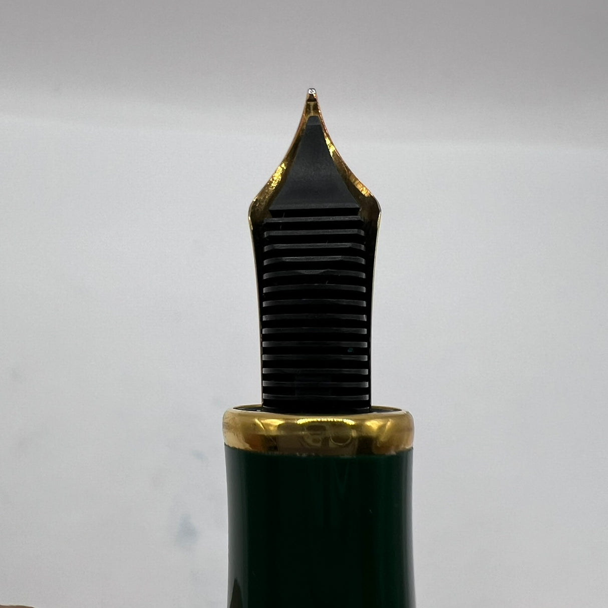 Montblanc Peter The Great Patron Of The Arts Limited  Edition  Fountain Pen-  Fine 18t Gold Nib