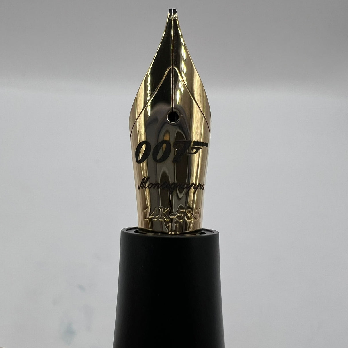 Montegrappa 007 James Bond Special Issue Fountain Pen -  STUB 1.1mm 14kt Gold Nib