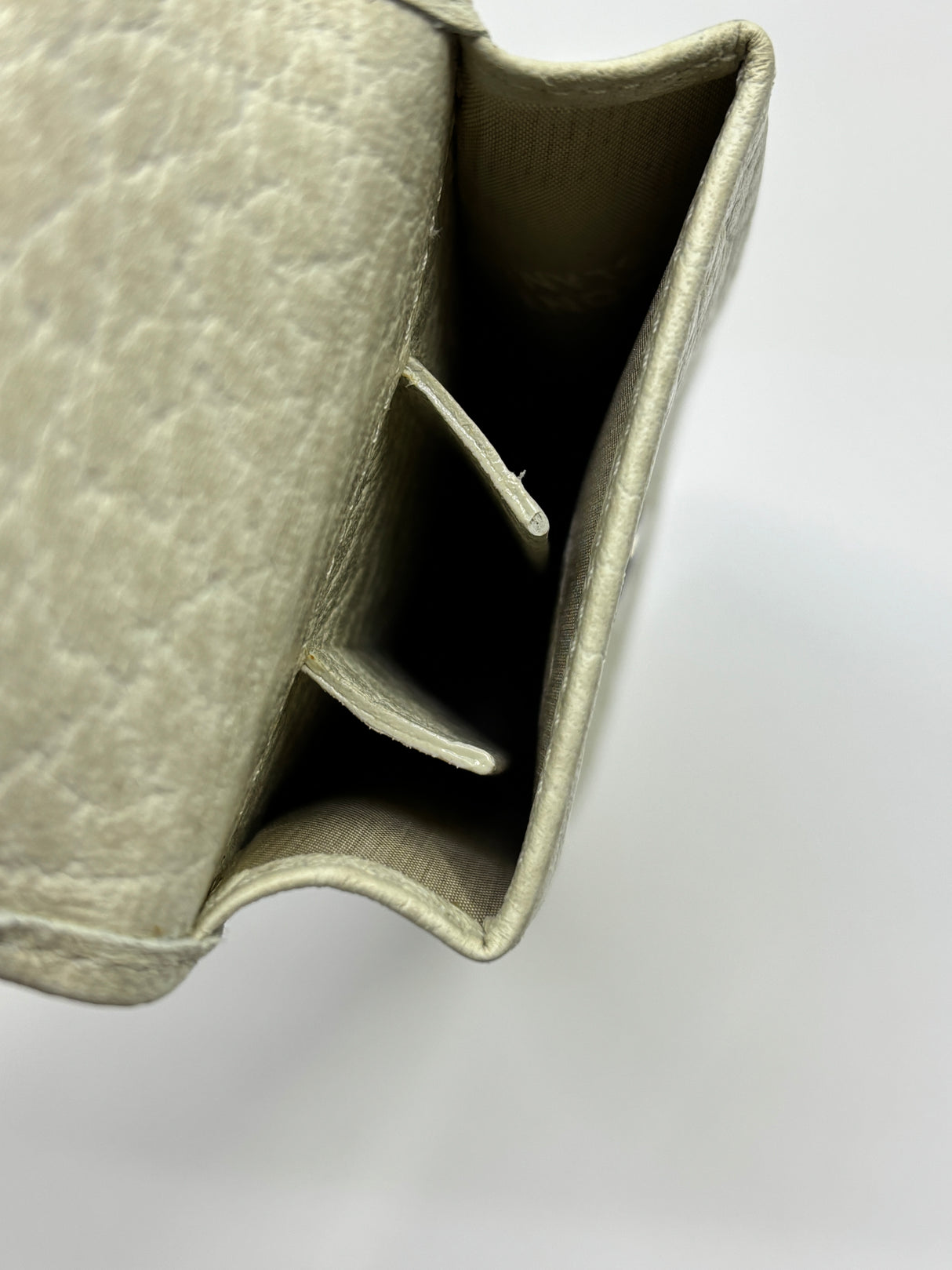 Montblanc Beautiful Leather white pen case - Hold 3 pens