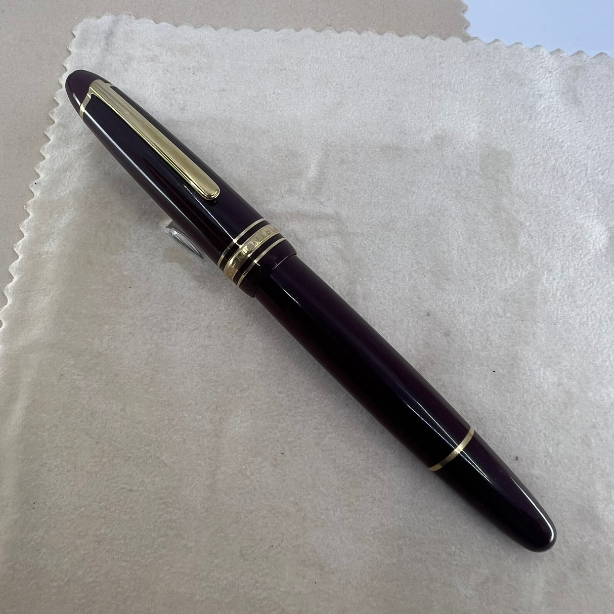 Montblanc Meisterstuck #162 Bordeaux Resin LeGrand  Rollerball (with Flaw)