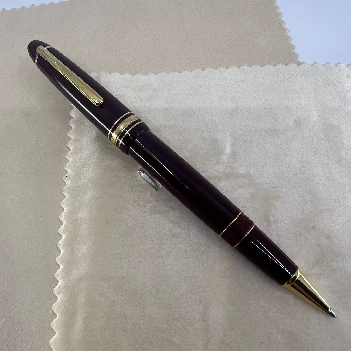 Montblanc Meisterstuck #162 Bordeaux Resin LeGrand  Rollerball (with Flaw)