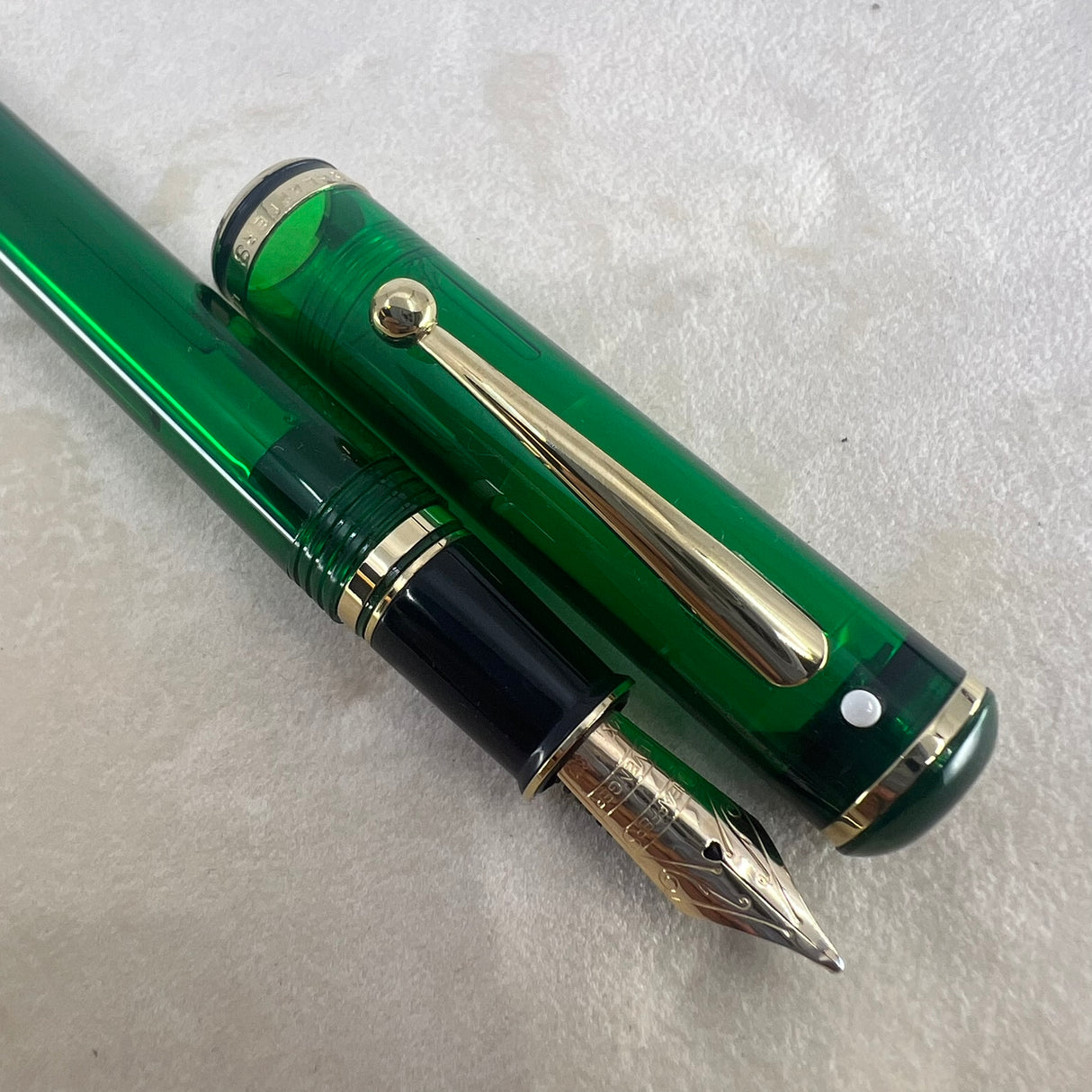 Sheaffer Connaisseur Aegean Green Transparent Fountain Pen  -  Broad 14kt Gold Nib