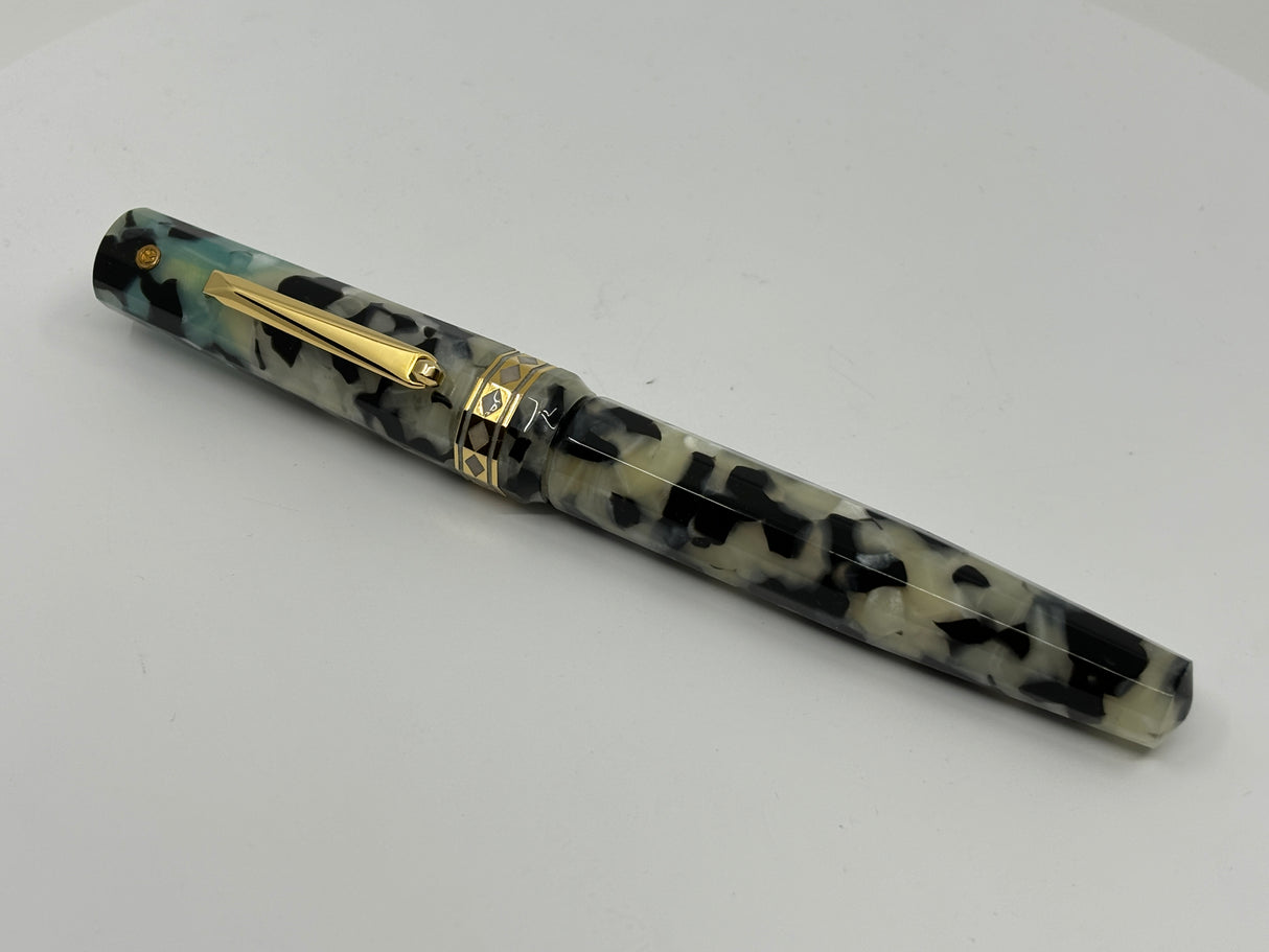 Wahl-Eversharp Oversize Doric Black and Pearl Fountain Pen