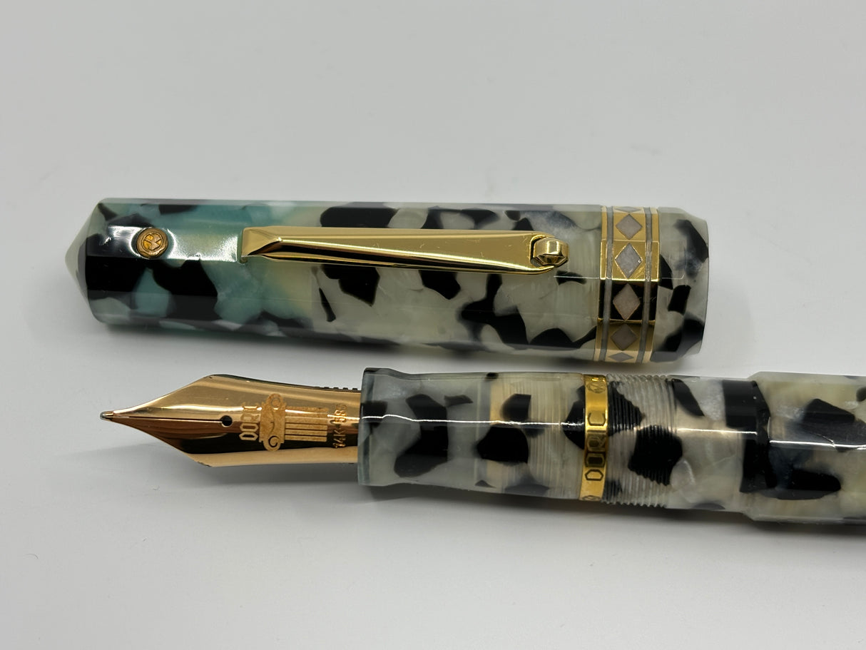 Wahl-Eversharp Oversize Doric Black and Pearl Fountain Pen