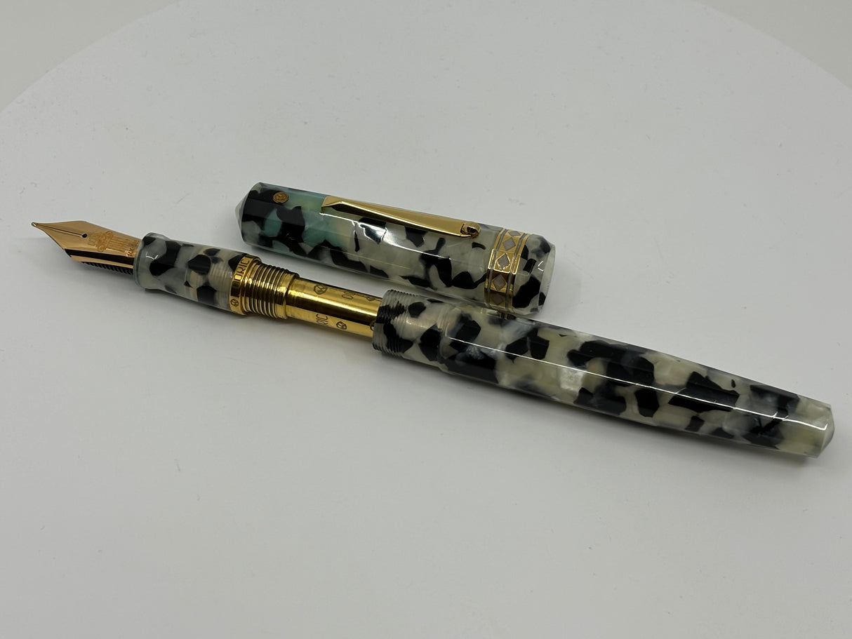 Wahl-Eversharp Oversize Doric Black and Pearl Fountain Pen