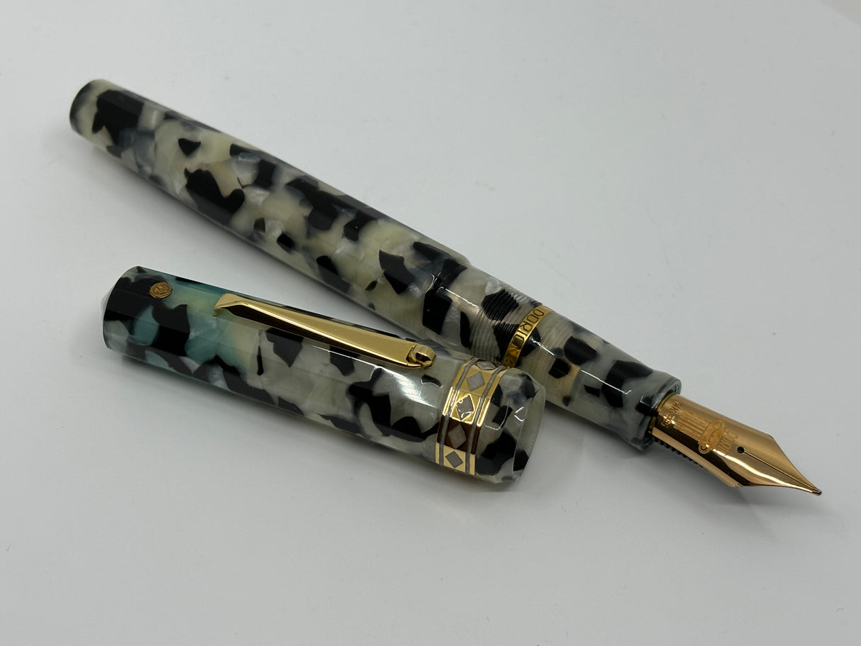 Wahl-Eversharp Oversize Doric Black and Pearl Fountain Pen