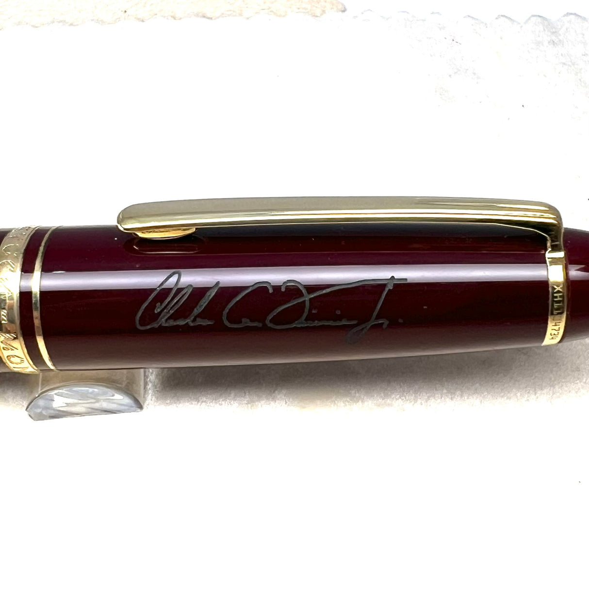 Montblanc Meisterstuck #146 LeGrand Bordeaux Fountain Pen   -  Fine 14kt Gold Nib - Engraved Cap