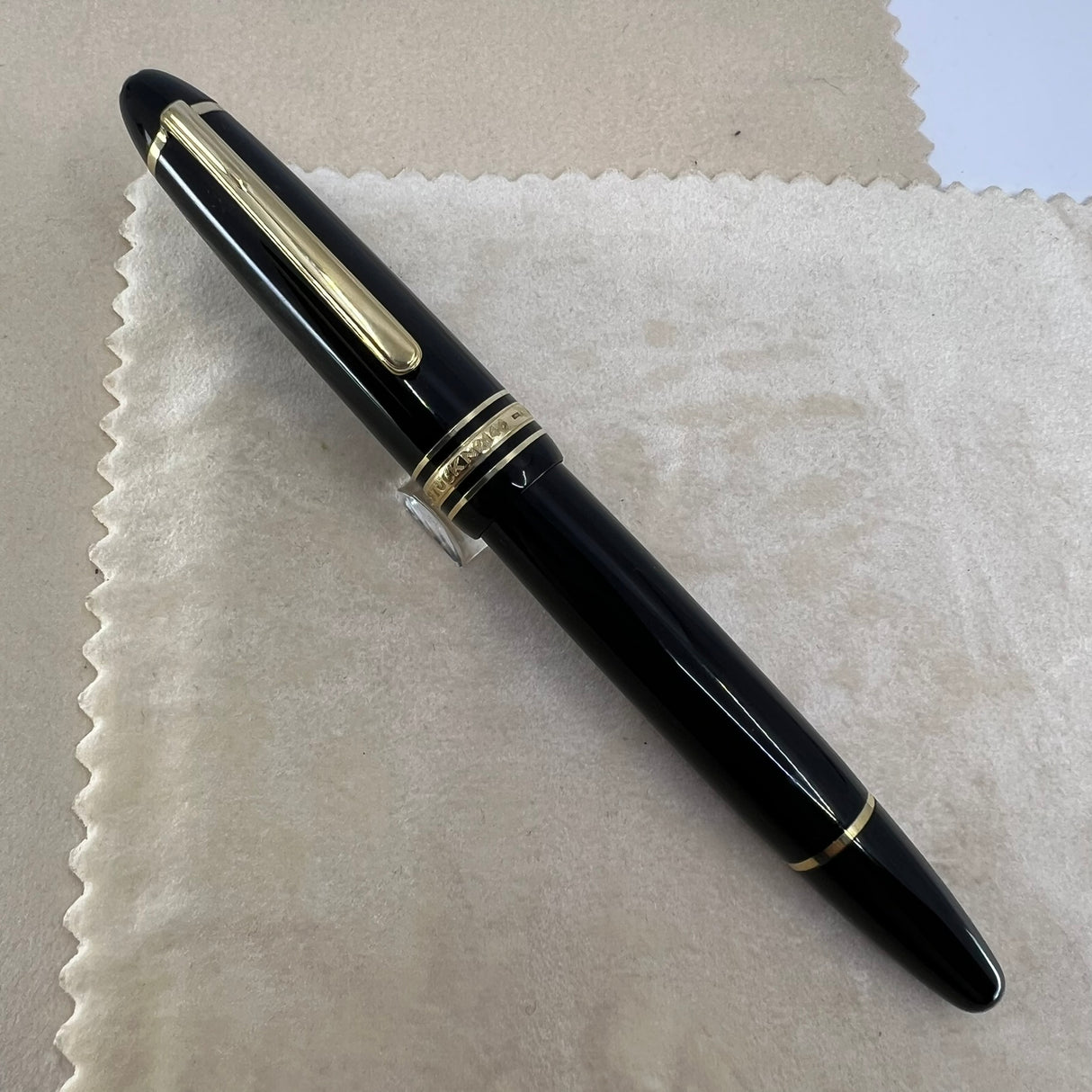 Montblanc Meisterstuck #149 Fountain Pen   -  Semi-Flex 18C Gold Nib