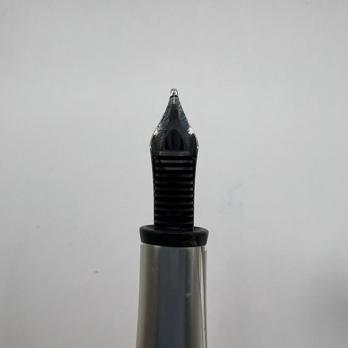 Montblanc Marlene Dietrich Sterling Silver & Diamond Limited Edition 1901 Fountain Pen -  Medium 18kt Gold Nib