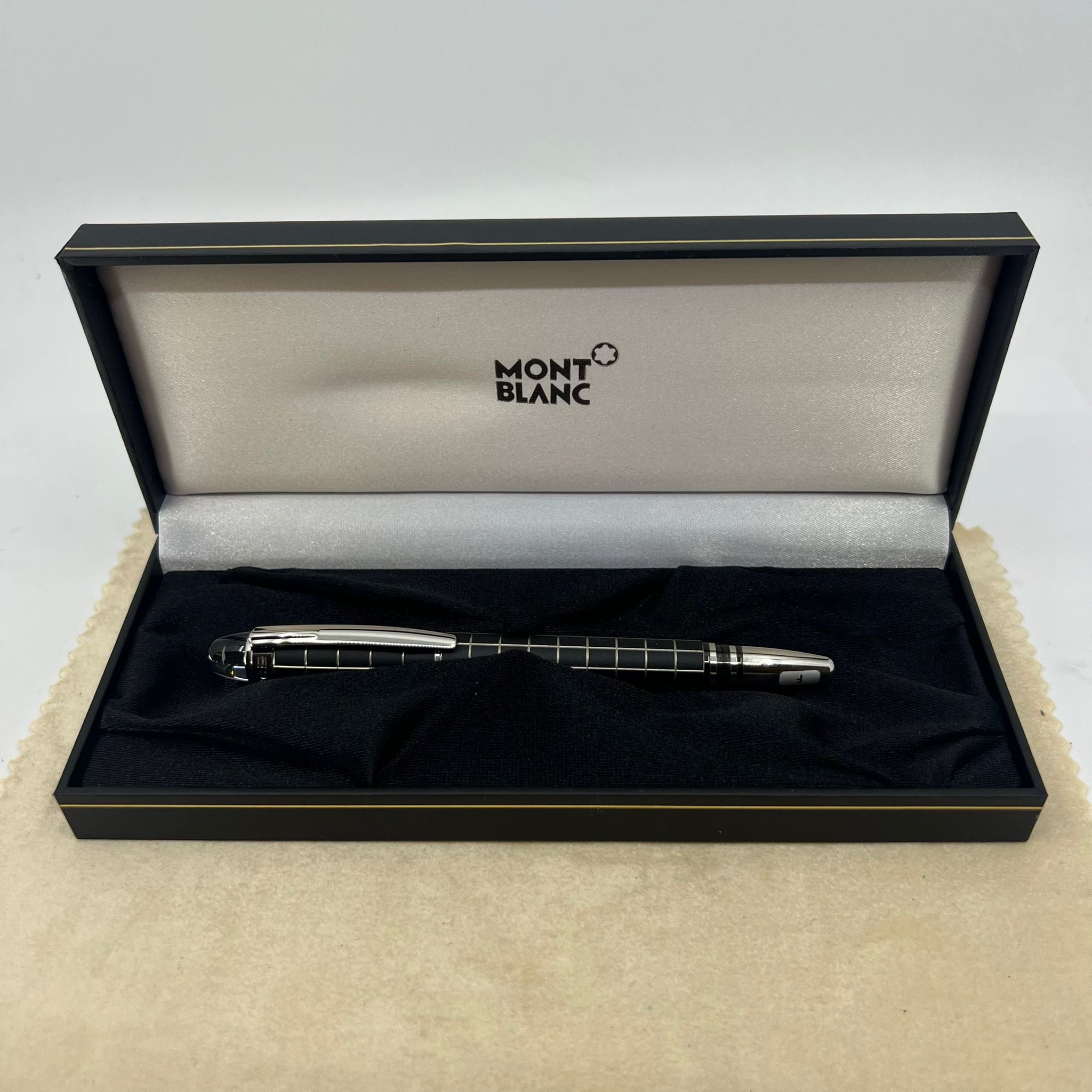 Montblanc Starwalker Nib 14K M Metal Rubber White Star Fountain