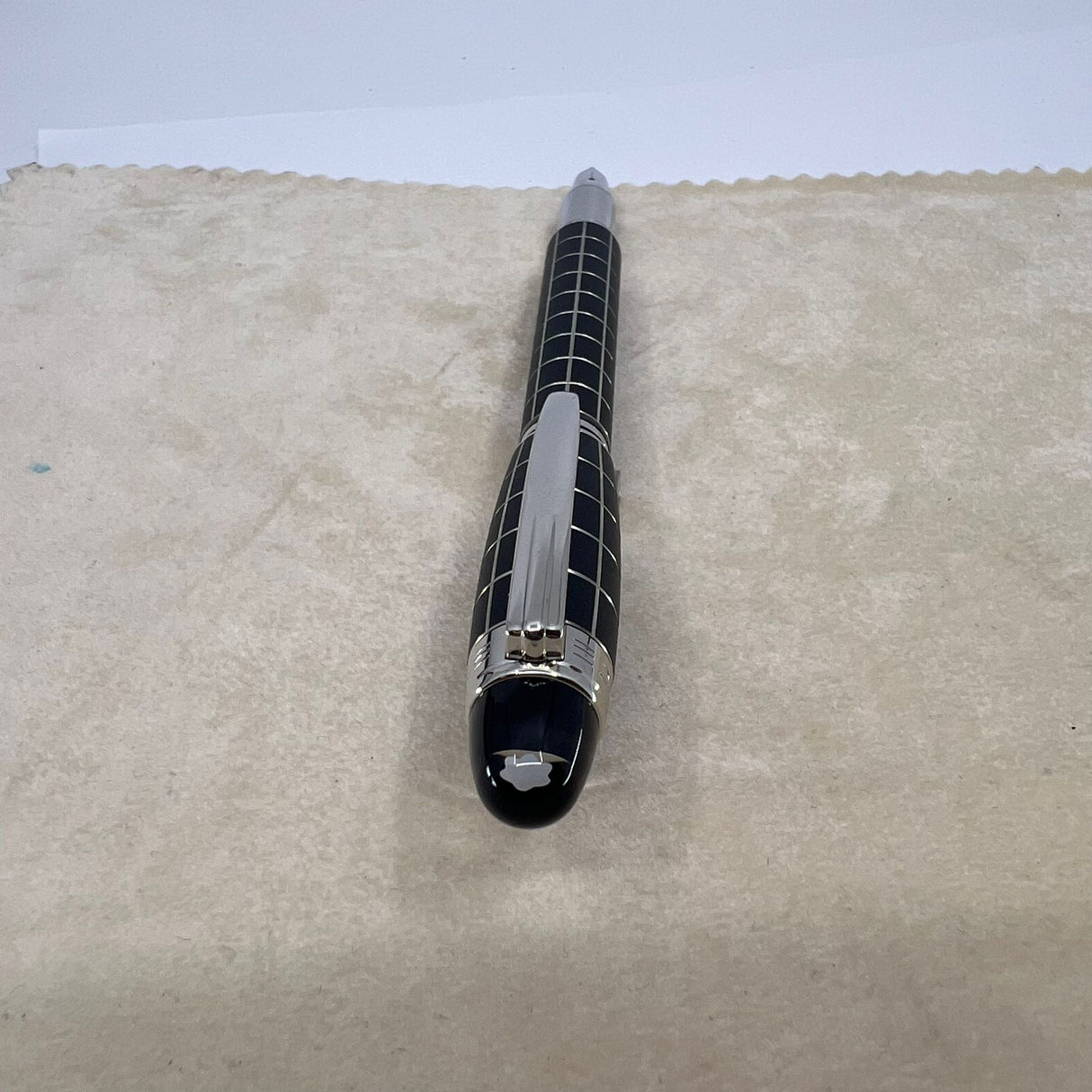Montblanc Starwalker Nib 14K M Metal Rubber White Star Fountain Pen Black Silver