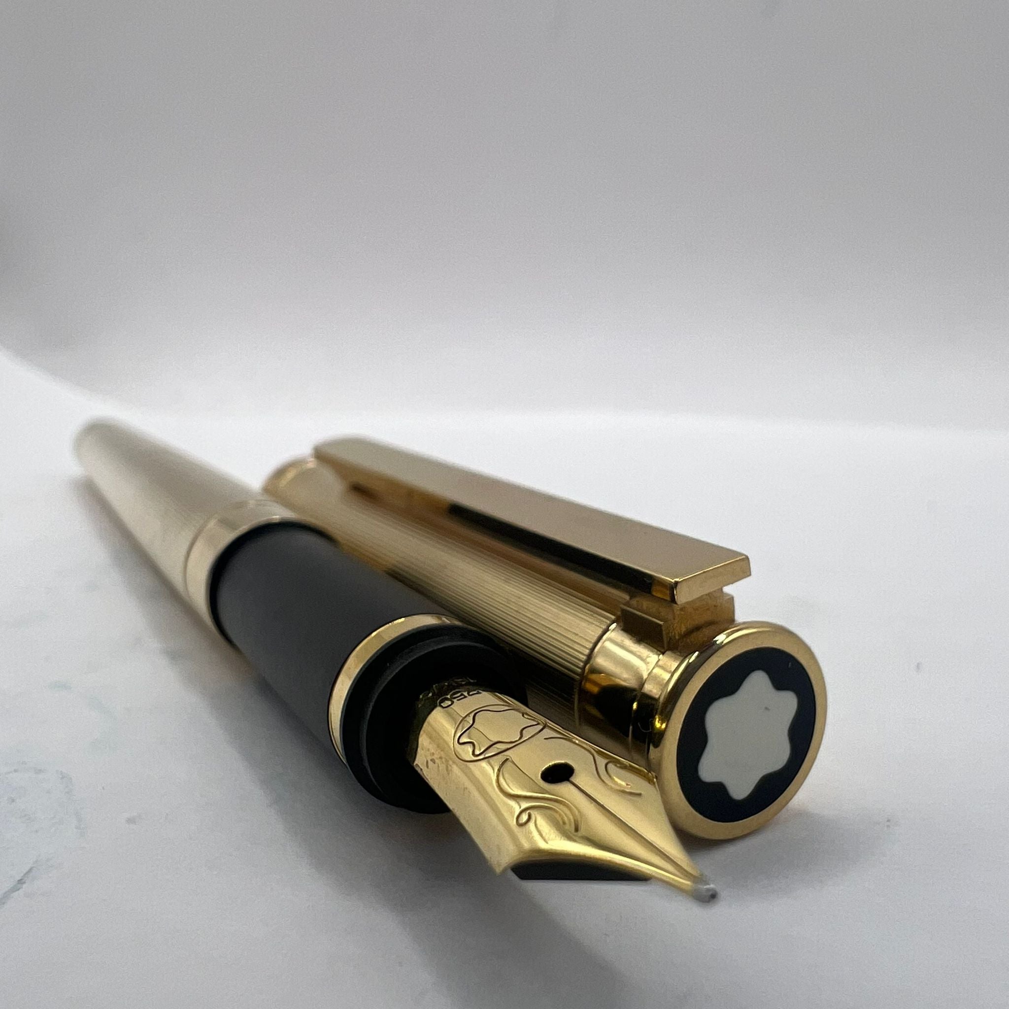 Montblanc Noblesse 18k nib Gold plated Fountain Pen - circa 1980