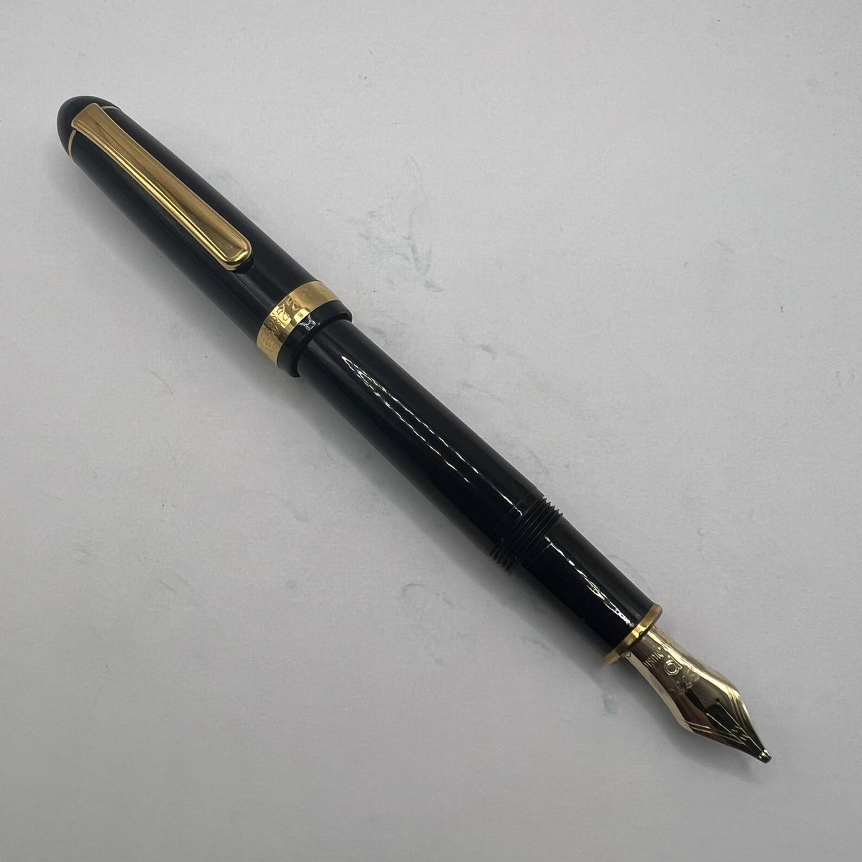 Platinum 3777 Black Gold trim Music Nib 14K - Fountain Pen