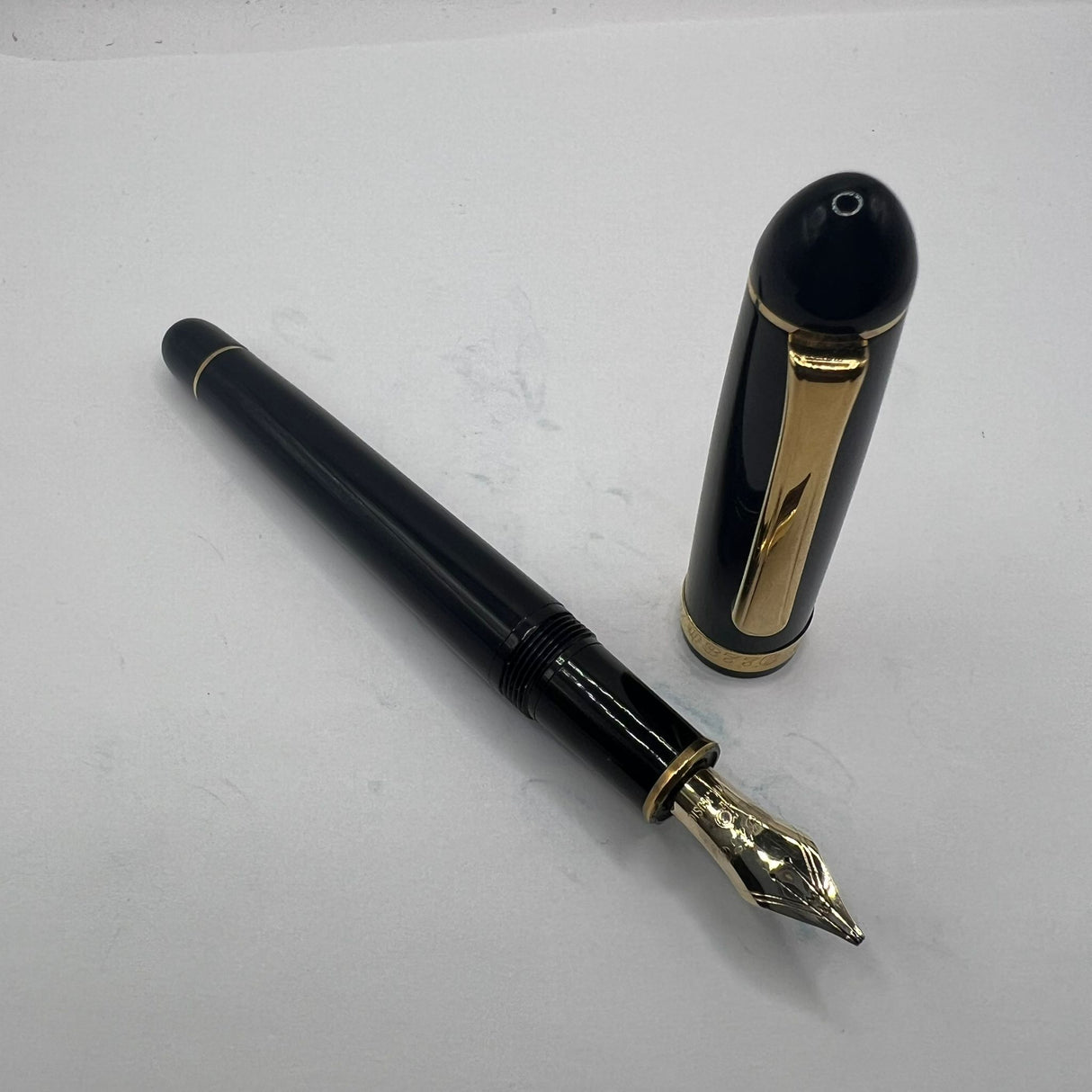 Platinum 3777 Black Gold trim Music Nib 14K - Fountain Pen