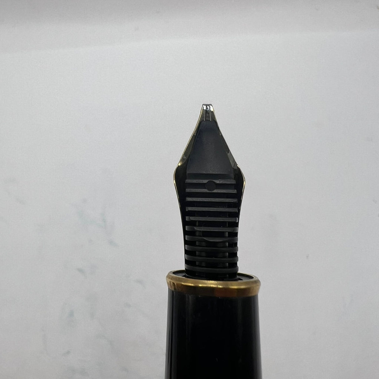 Platinum 3777 Black Gold trim Music Nib 14K - Fountain Pen