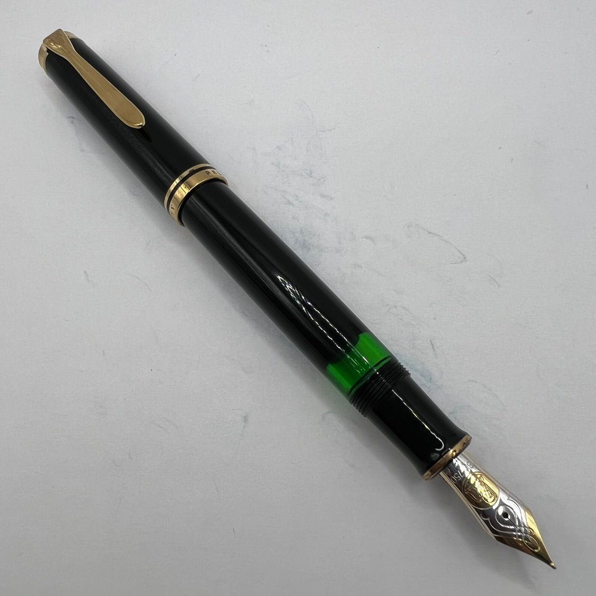 Pelikan M800 Black Gold trim - Window ink view Fountain Pen - Circa 1990