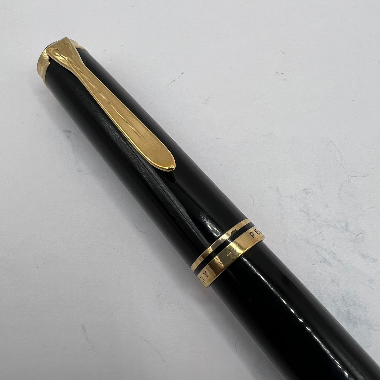 Pelikan M800 Black Gold trim - Window ink view Fountain Pen - Circa 1990