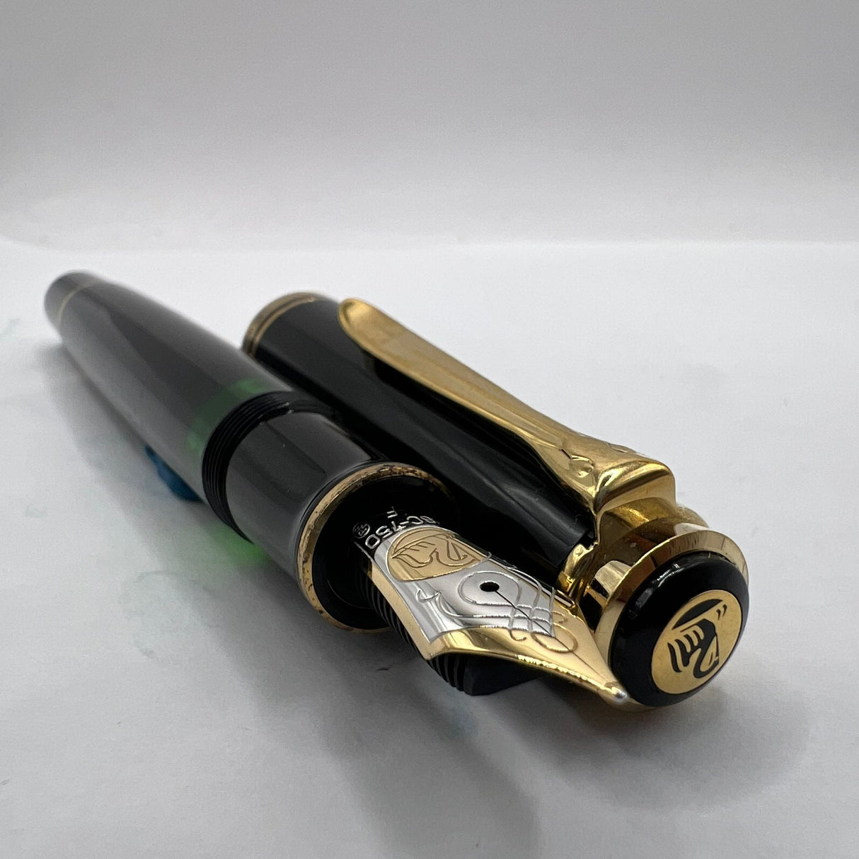 Pelikan M800 Black Gold trim - Window ink view Fountain Pen - Circa 1990