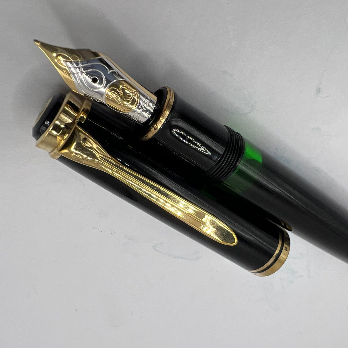 Pelikan M800 Black Gold trim - Window ink view Fountain Pen - Circa 1990