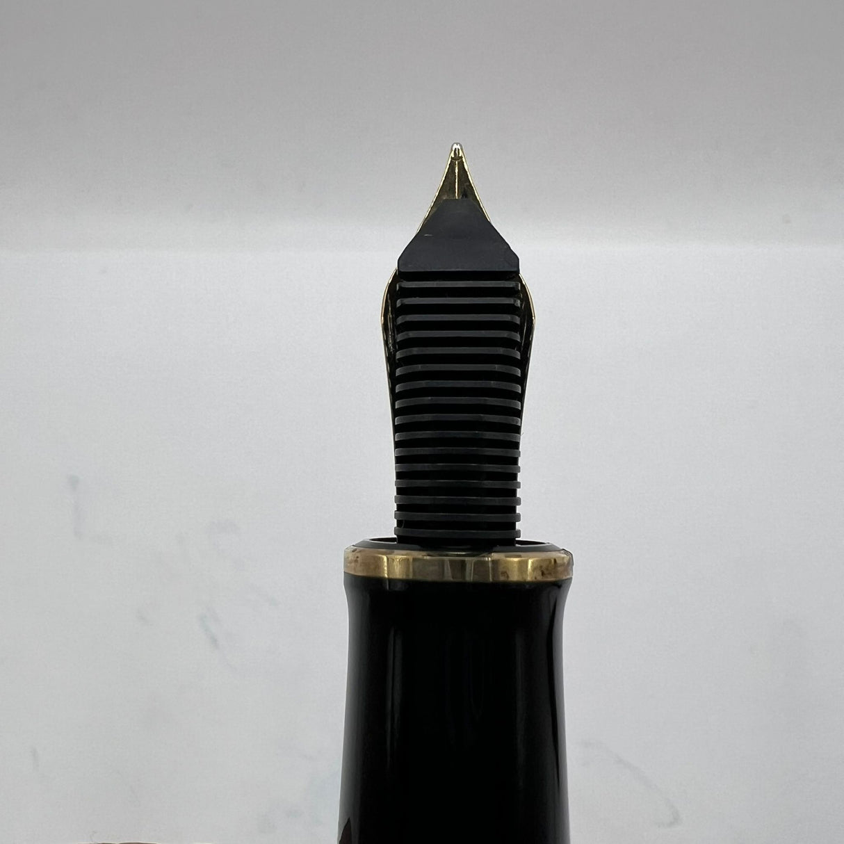 Pelikan M800 Black Gold trim - Window ink view Fountain Pen - Circa 1990