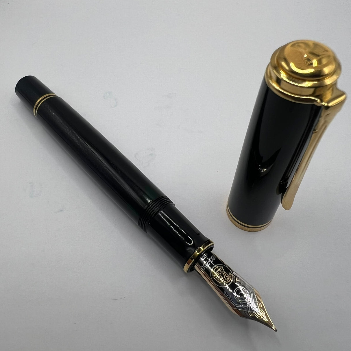 Pelikan Souveran Black M1000 Fountain Pen -  Very Flexible Fine 18kt Gold Nib