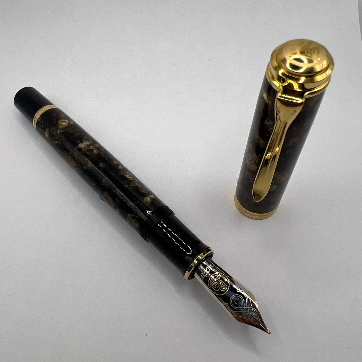 Pelikan Souveran Renaissance Brown M1000 Fountain Pen -  Very Flexible Fine 18kt Gold Nib