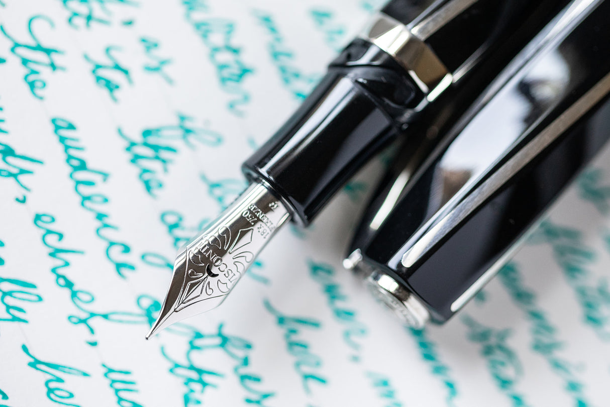 Visconti Black Divina Large - Fountain Pen