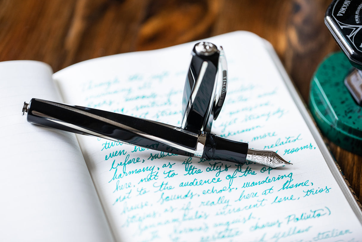 Visconti Black Divina Large - Fountain Pen