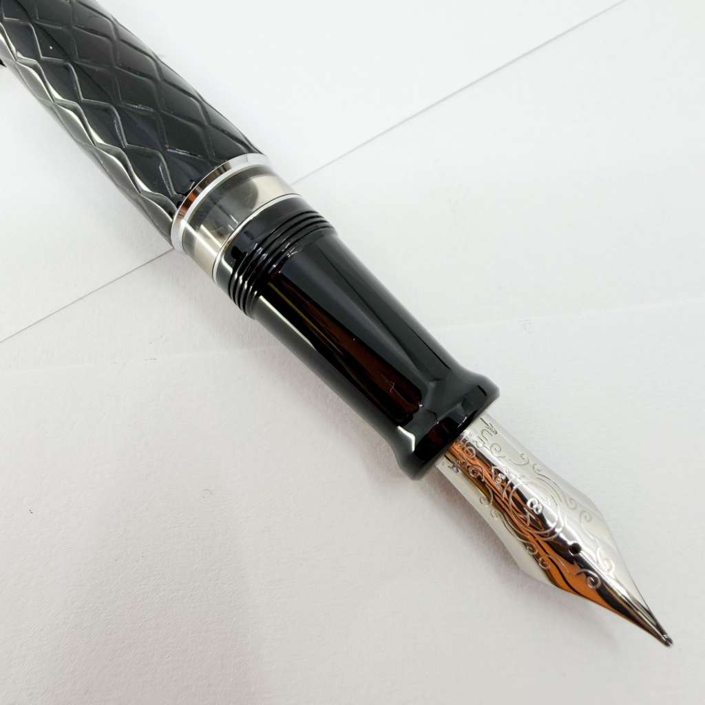 Aurora Cento Italia Reflessi Limited Edition Fountain Pen - Medium 18 Kt Gold Nib - #68 of 100 Pens