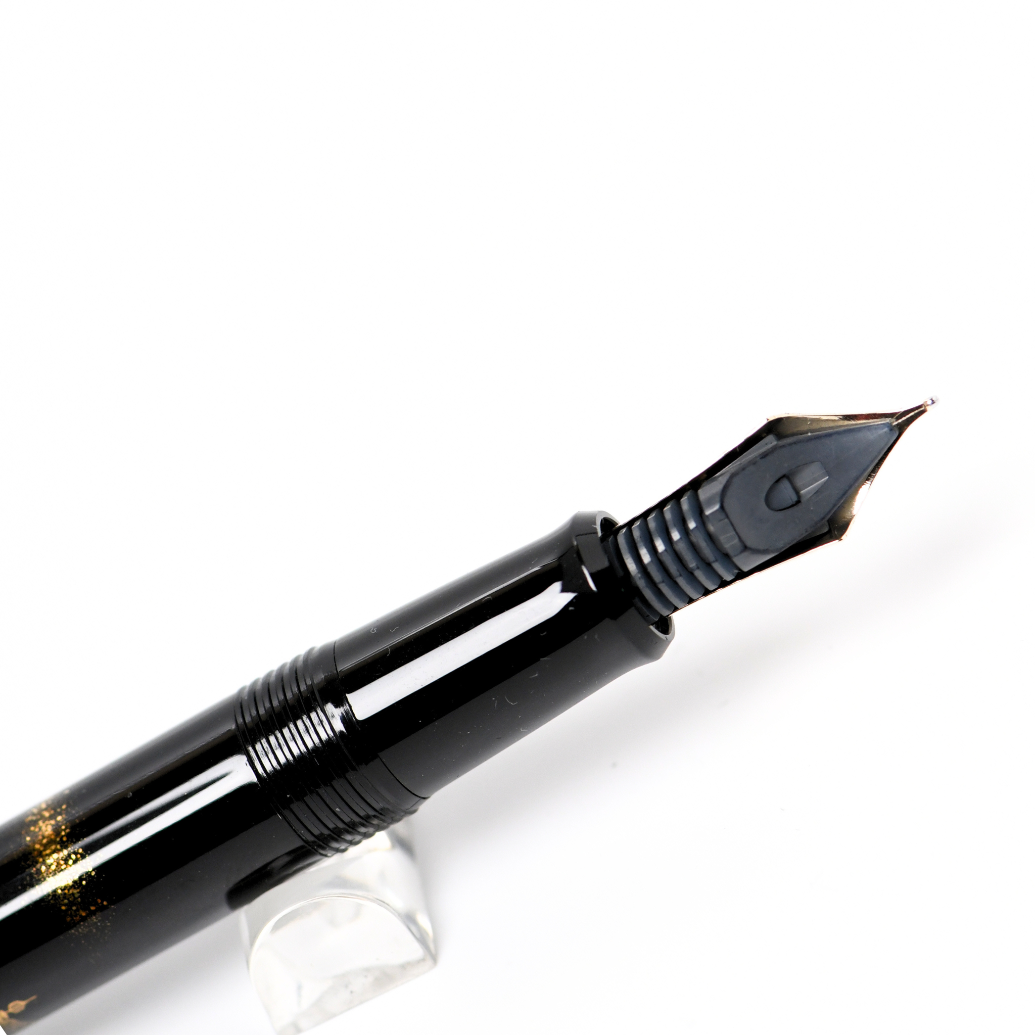 Namiki Yukari Autumn Leaves Maki-e Fountain Pen - Medium 18kt Gold Nib