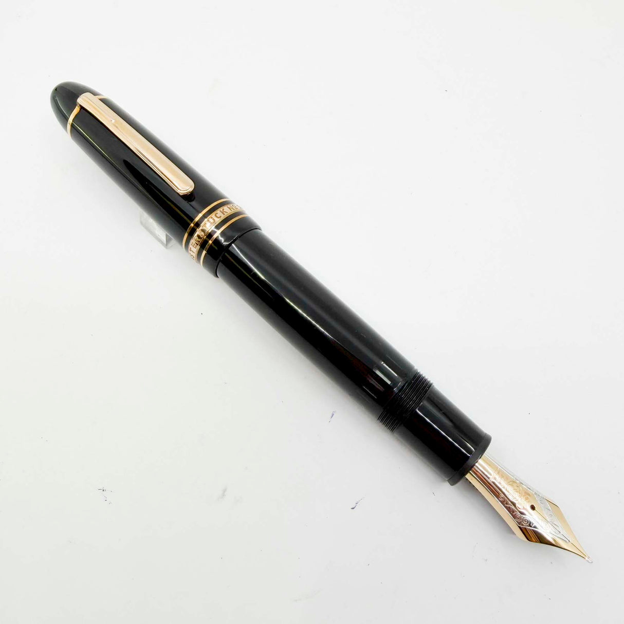 Montblanc Meisterstuck #149 (Largest) Red Gold-Coated Fountain Pen   -   Fine 18kt Gold Nib