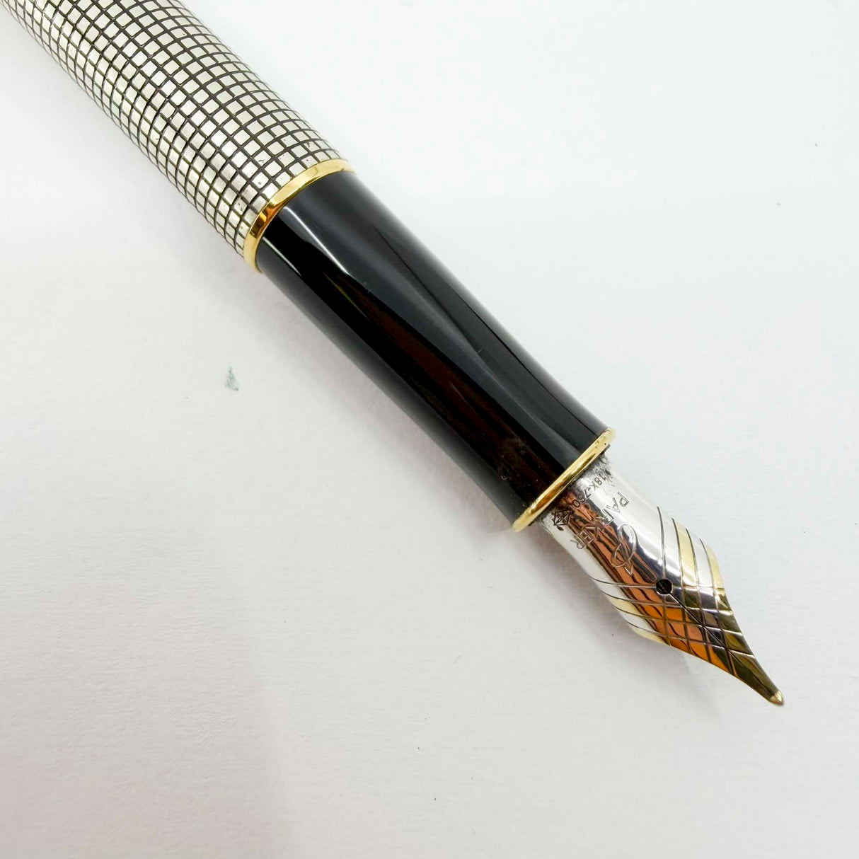 Parker Sonnet Sterling Silver Cisele Cross Hatch Fountain Pen -  Fine 18kt Gold Nib