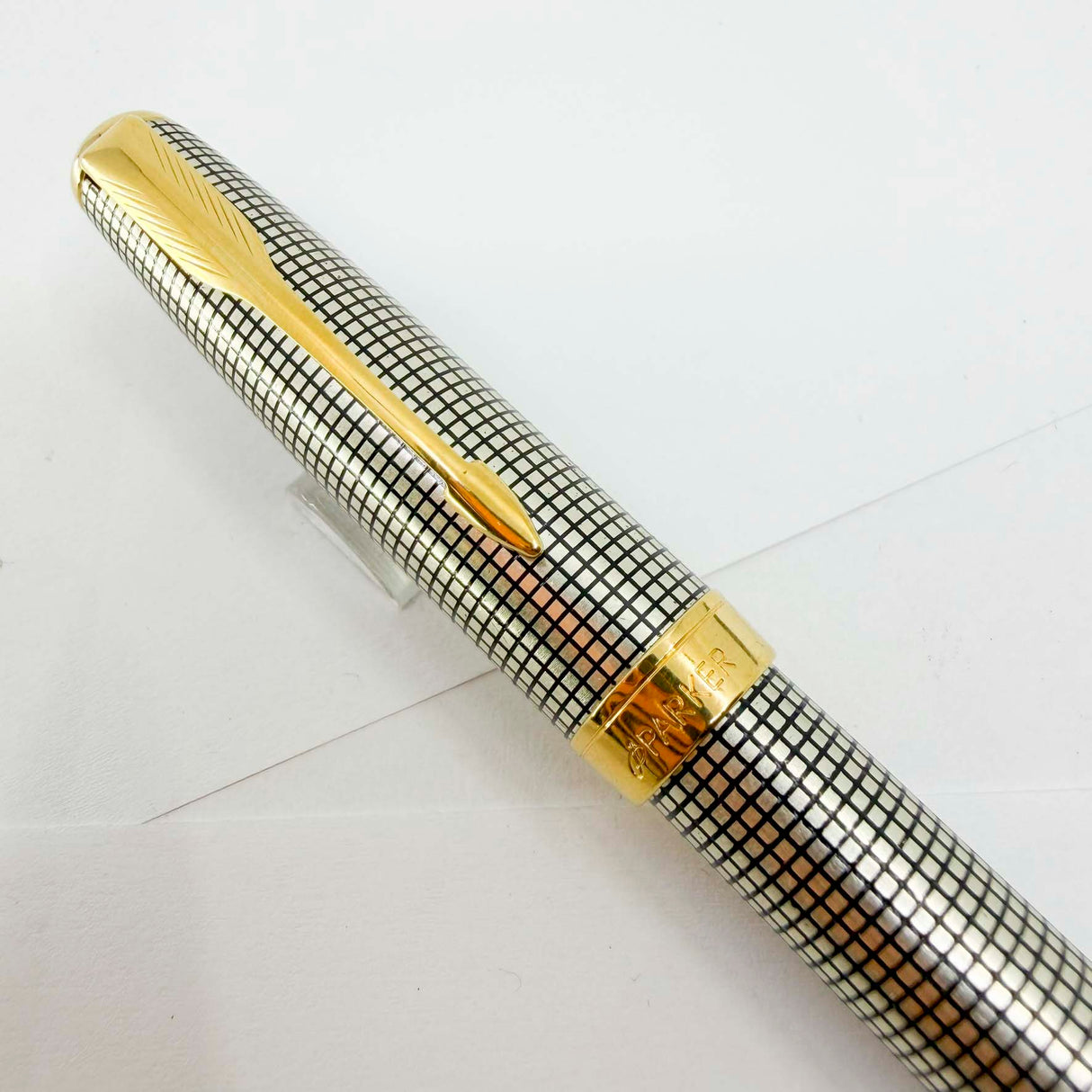 Parker Sonnet Sterling Silver Cisele Cross Hatch Fountain Pen -  Fine 18kt Gold Nib